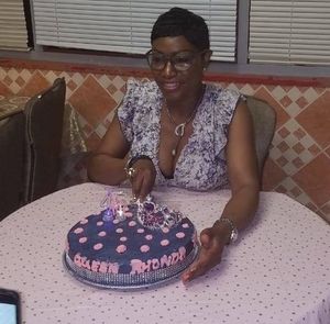 Meet your Posher, Rhonda